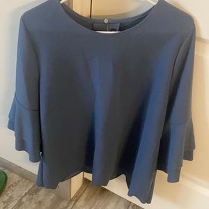 Women’s dress shirt with flared sleeves